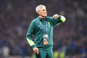 记者:国安问题非三中卫而是攻守平衡,强强对话不适合踢双中锋